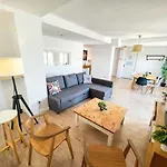 El Halcon Del Pirineo Comotucasa アパート *