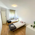 El Halcon Del Pirineo Comotucasa * ウエスカ