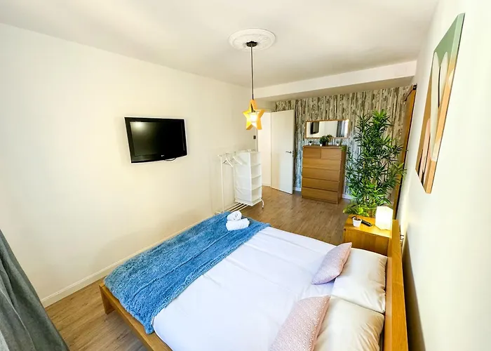 El Halcon Del Pirineo Comotucasa Huesca