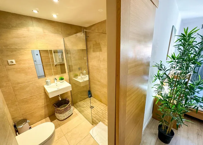 El Halcon Del Pirineo Comotucasa *